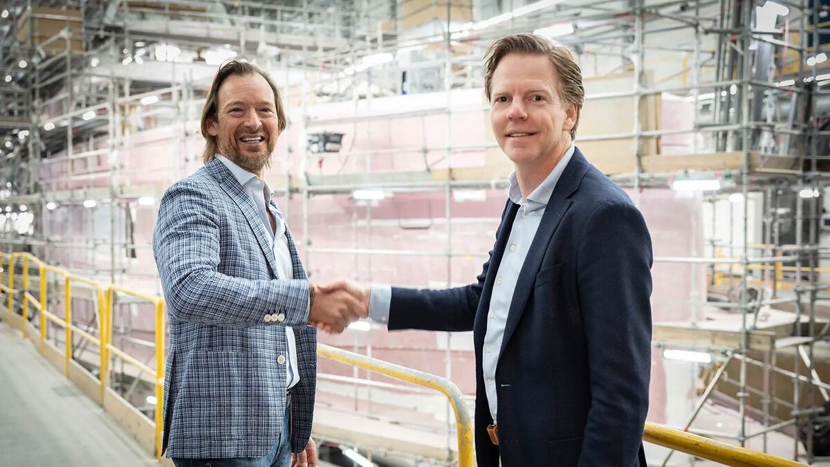 Billionaire Buys Superyacht Maker in Bet That Rich Keep Spending