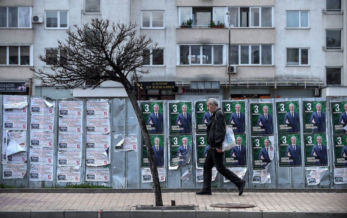 Bulgaria Far Right Party Signs Accord With Putin's United Russia