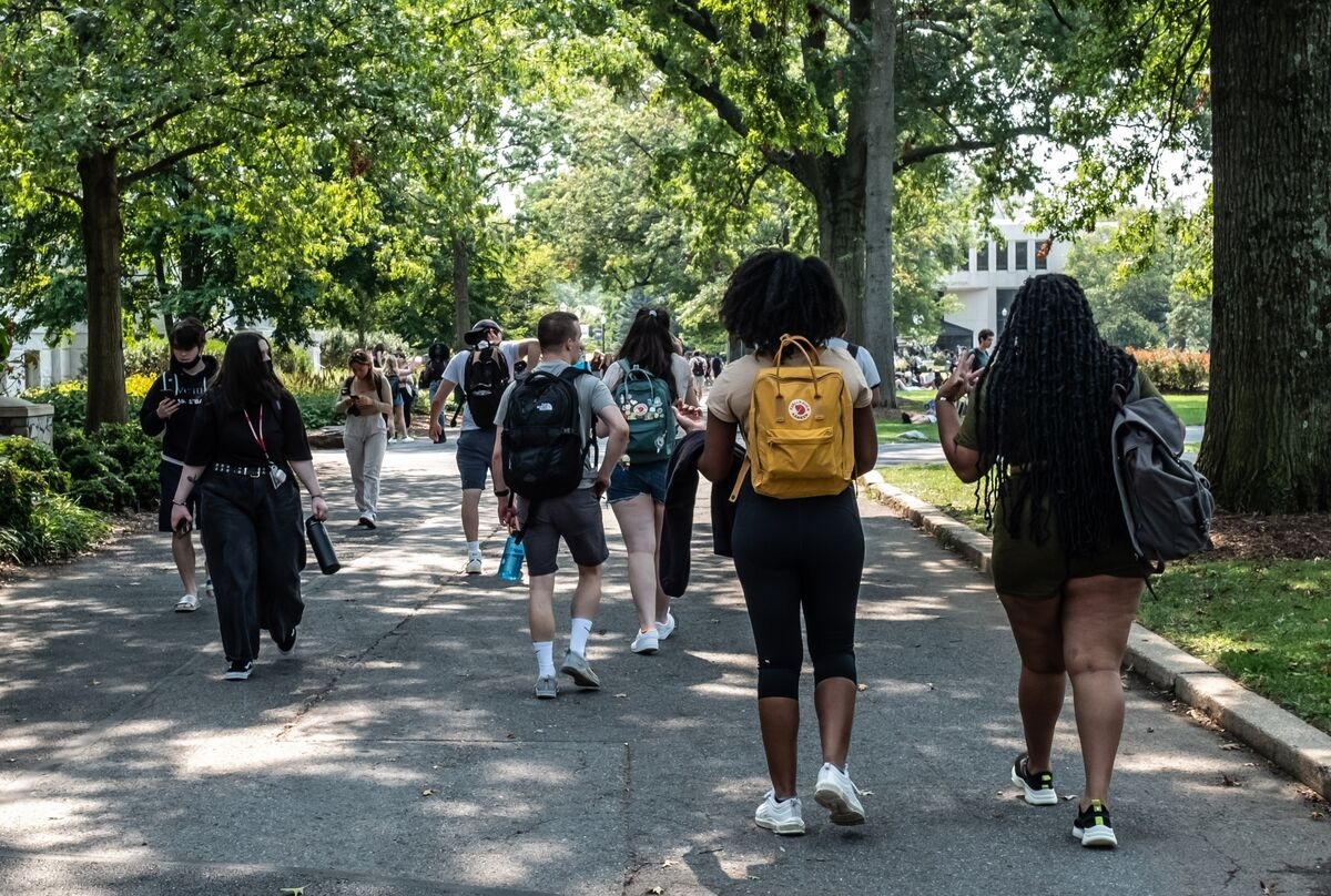 US Orders Halt to New Student Visa Interviews, Politico Says