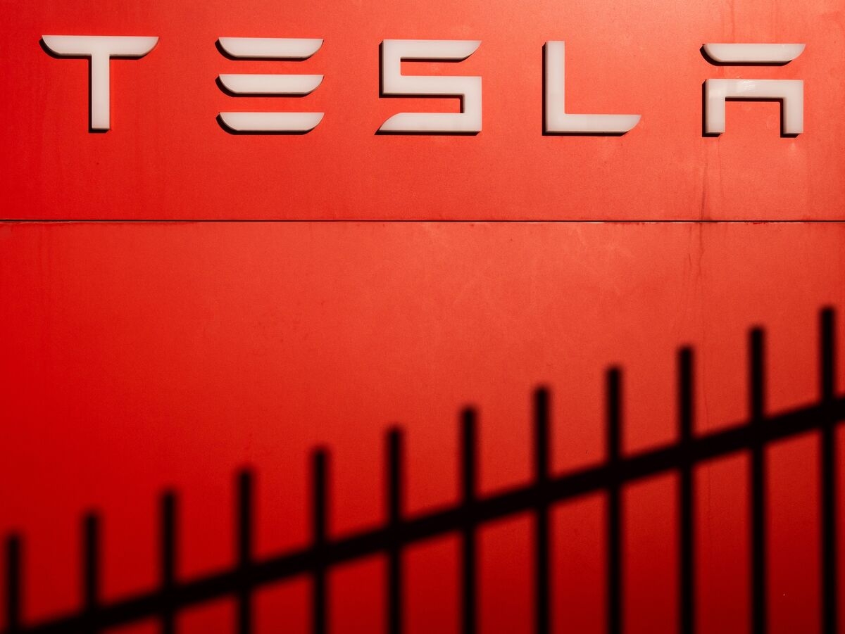 Tesla Sales Sink to Two-Year Low in France Despite New Model Y
