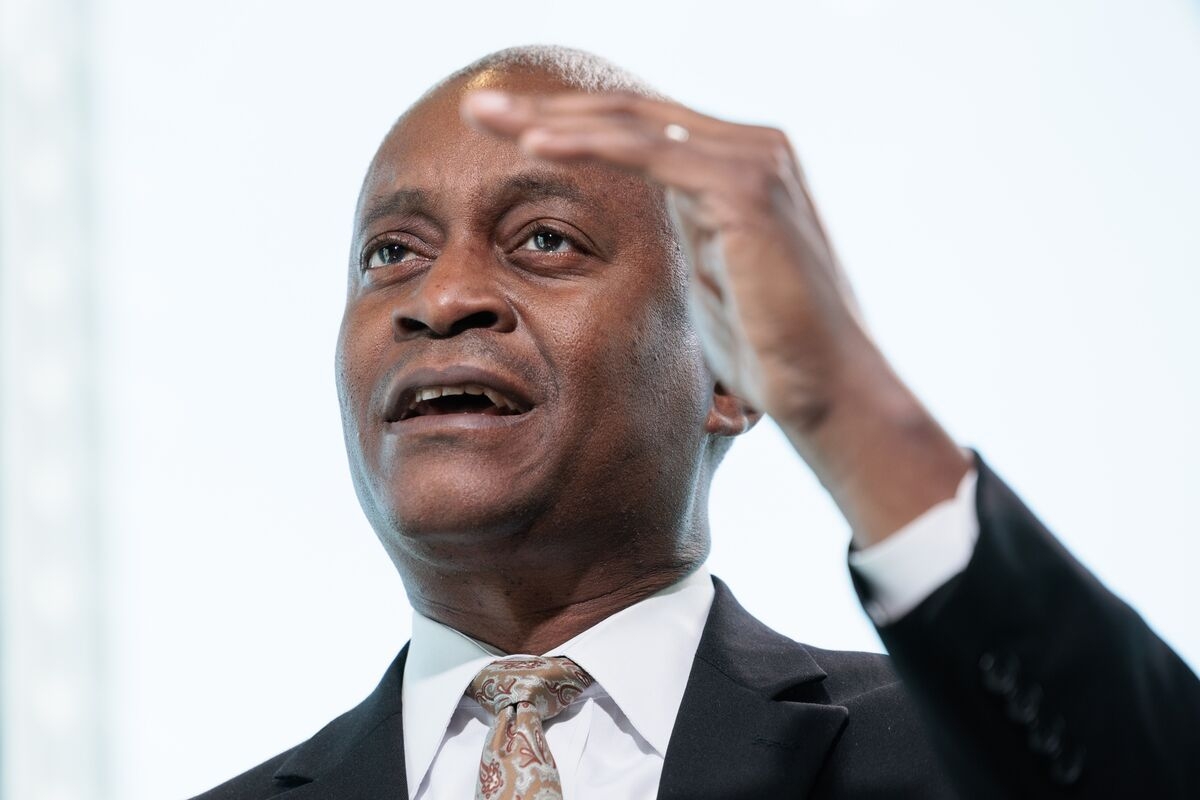 Fed's Bostic Wants More Progress on Inflation, in No Rush to Cut