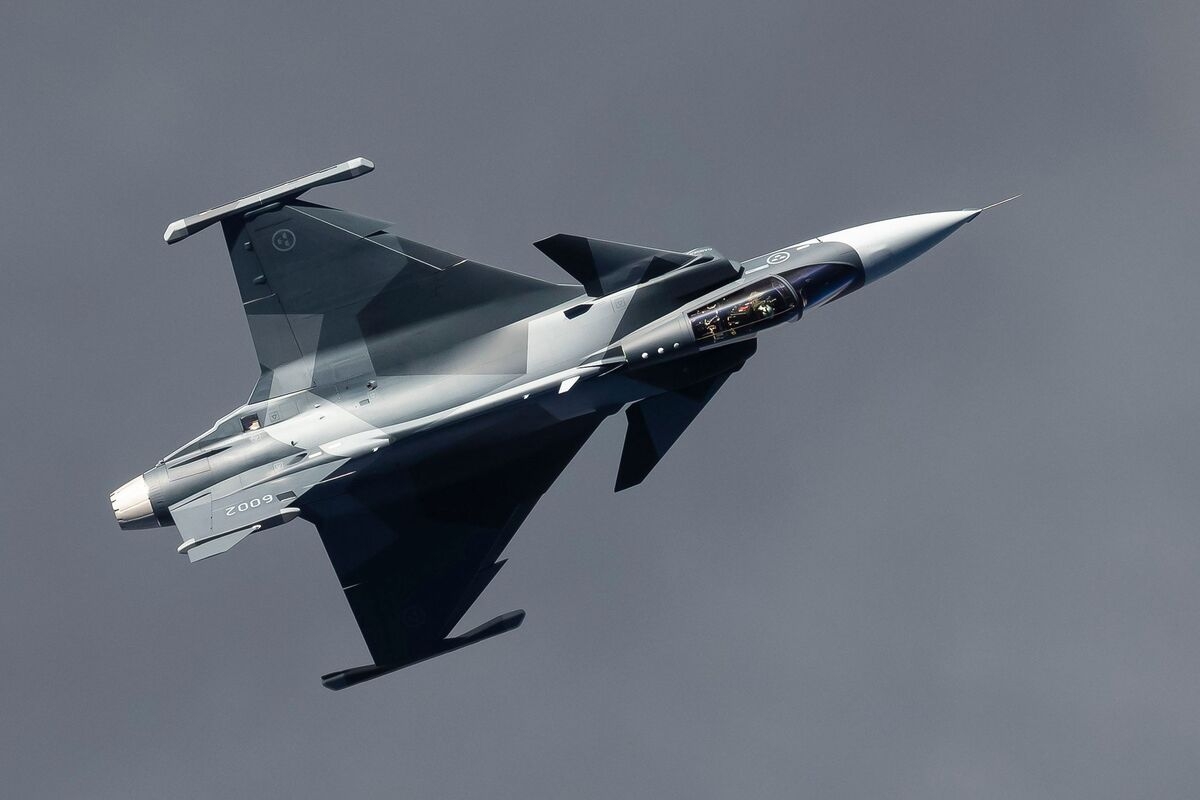 Thailand to Buy 12 Swedish Gripen Fighters in Modernization Push