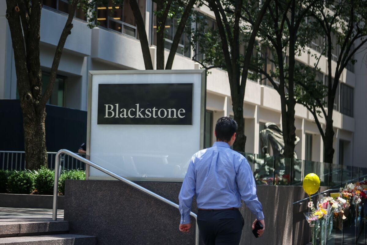 Blackstone Tells Employees They Can Return to NYC Office Aug. 4