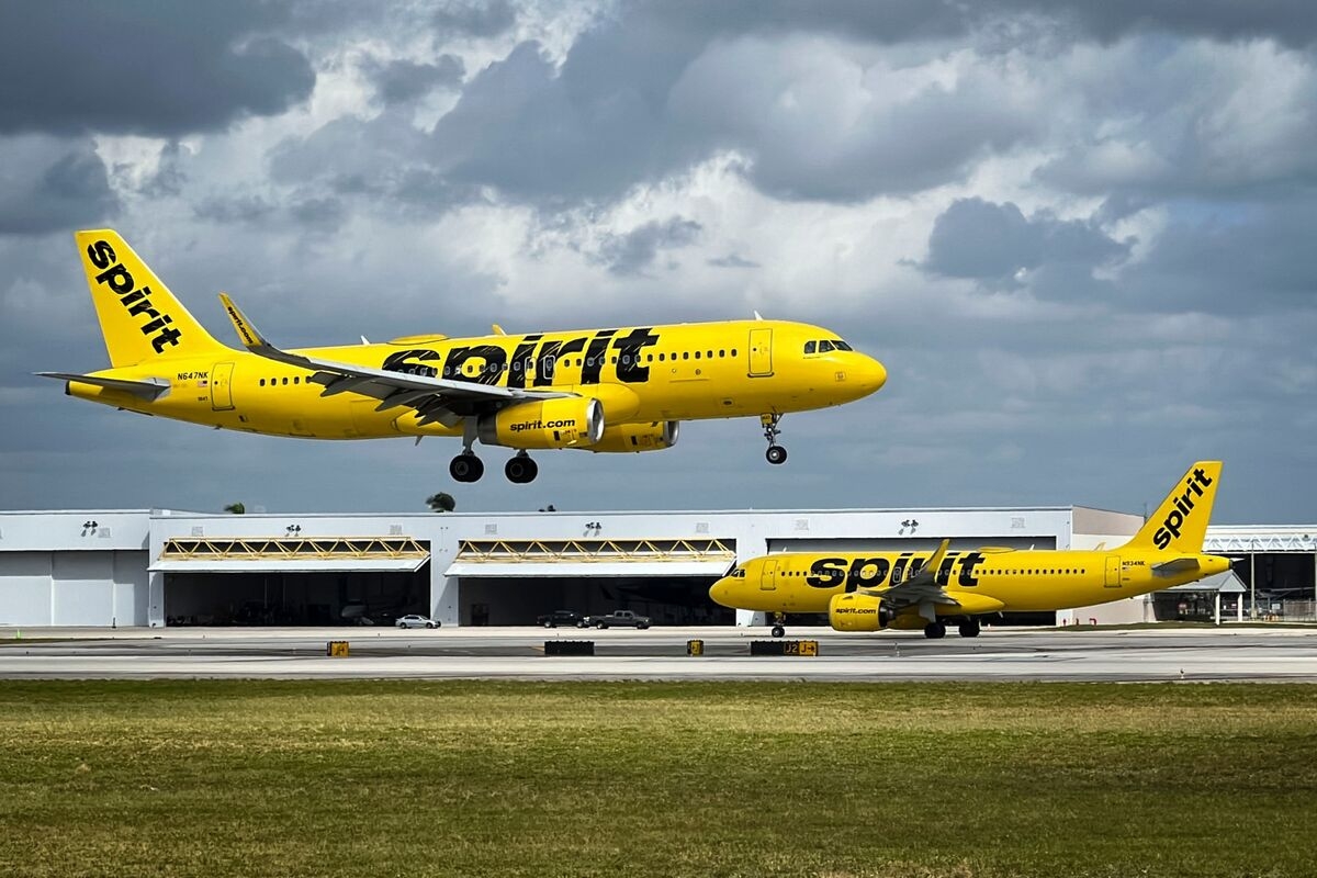 Spirit Airlines Cleared to Exit Bankruptcy in Take-Private Deal