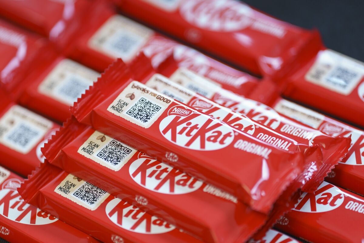 Nestle Sales Rise on Price Hikes, May Divest Vitamins Business