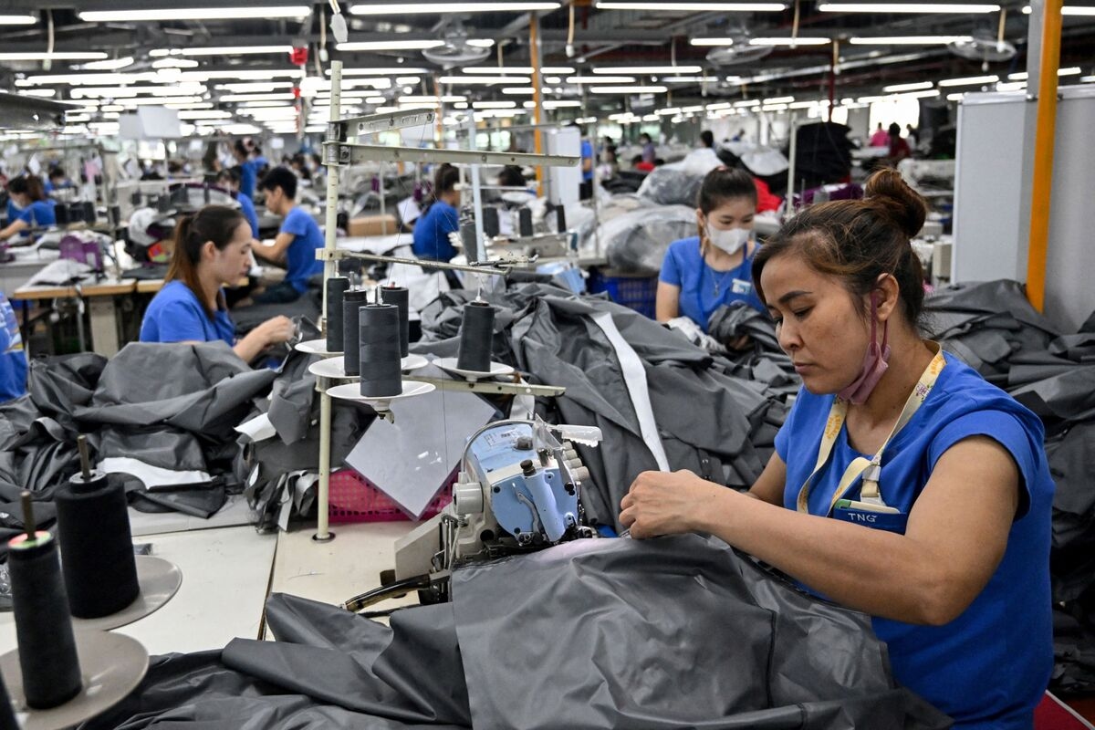 Trump's Vietnam Deal Stokes Asia Concern as Trade Deadline Looms