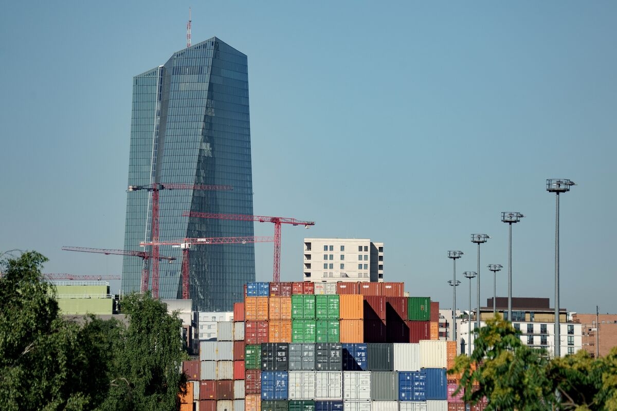 ECB Officials Say Those Seeking Another Rate Cut Face a Battle