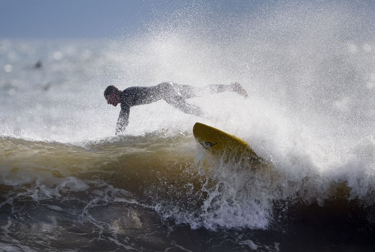 Storm Floris to Cause UK Travel Disruption as Wind Warnings Upgraded