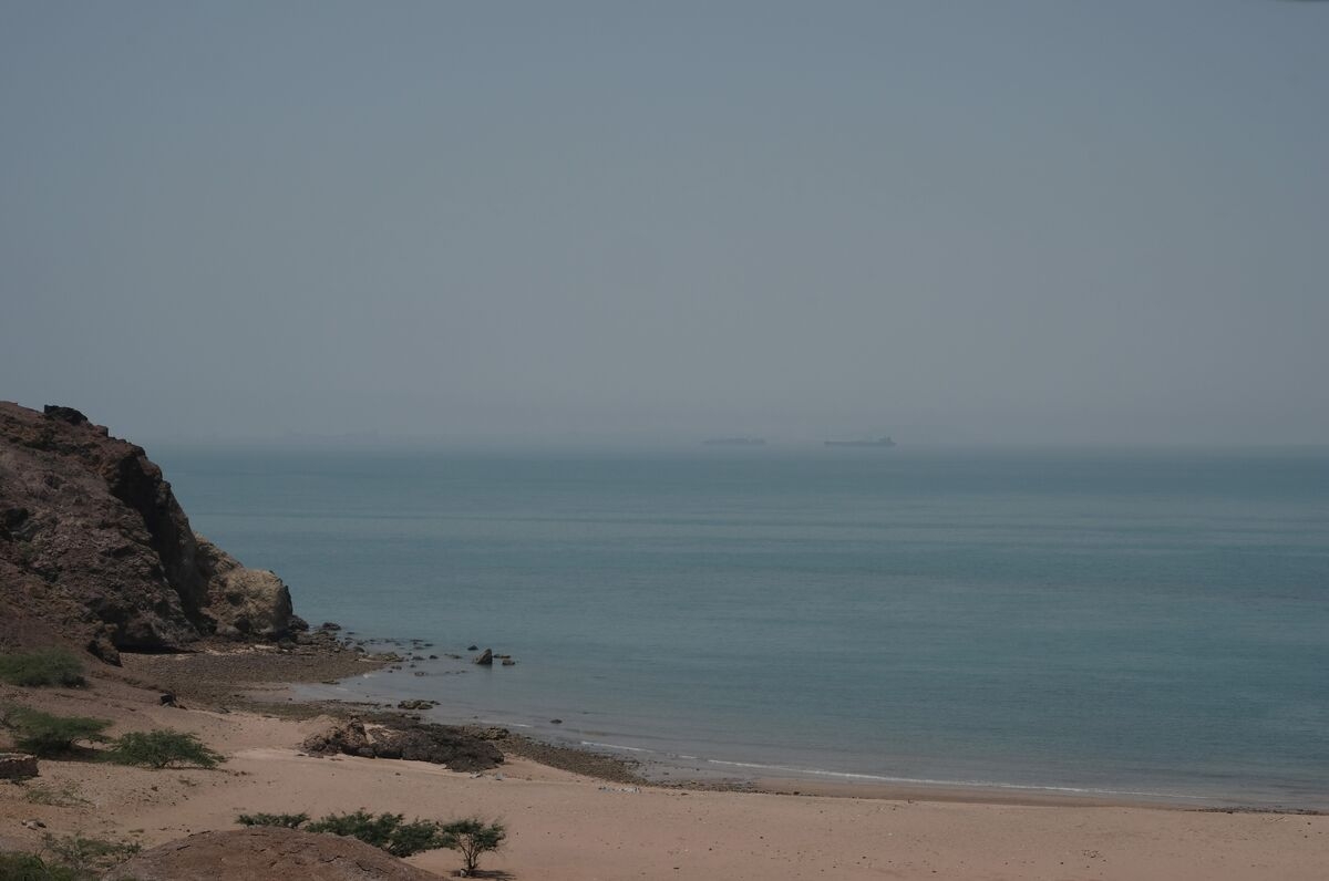 UK Navy Issues Rare Warning to Ships Near Vital Hormuz Strait