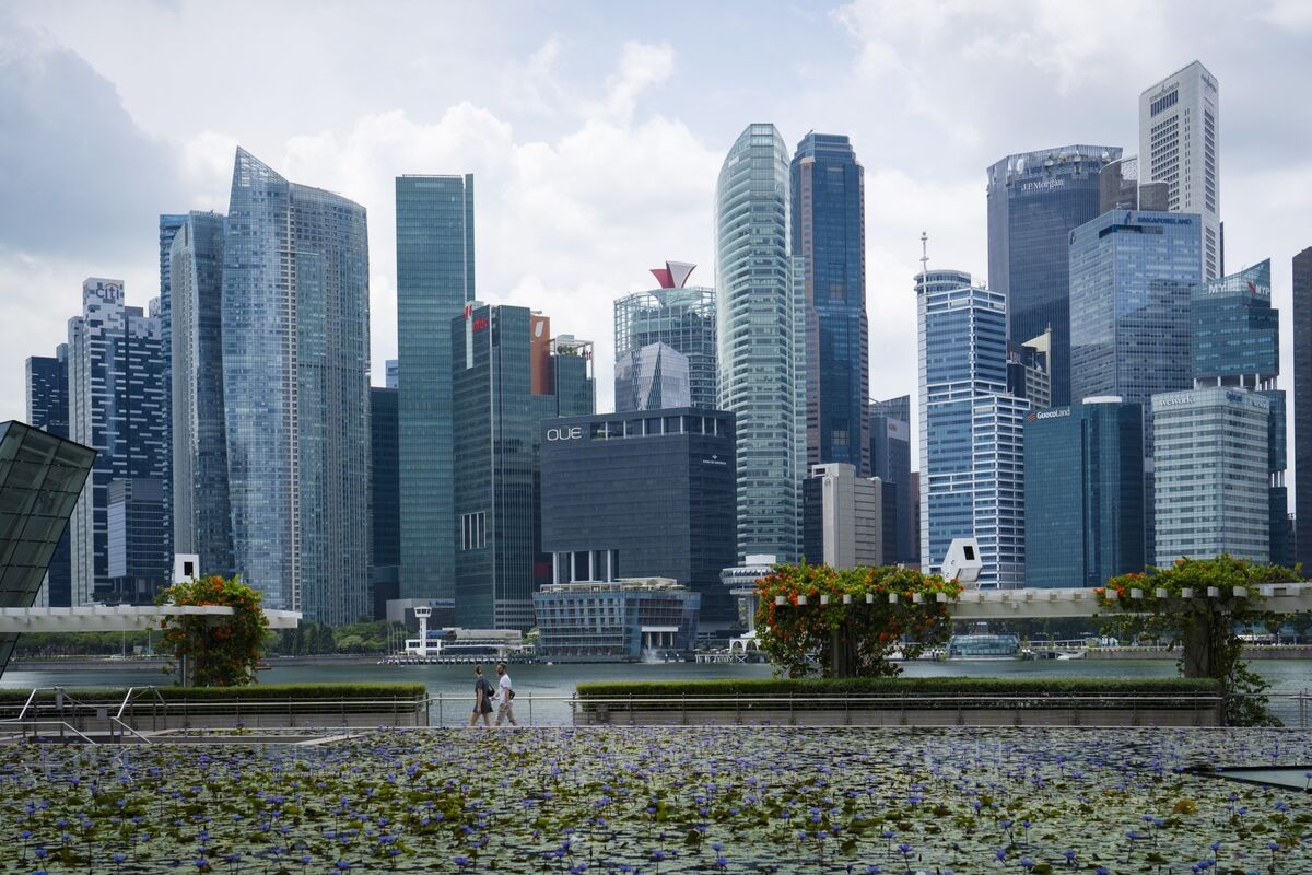 Singapore's Two-Speed Property Market Is Hard to Read
