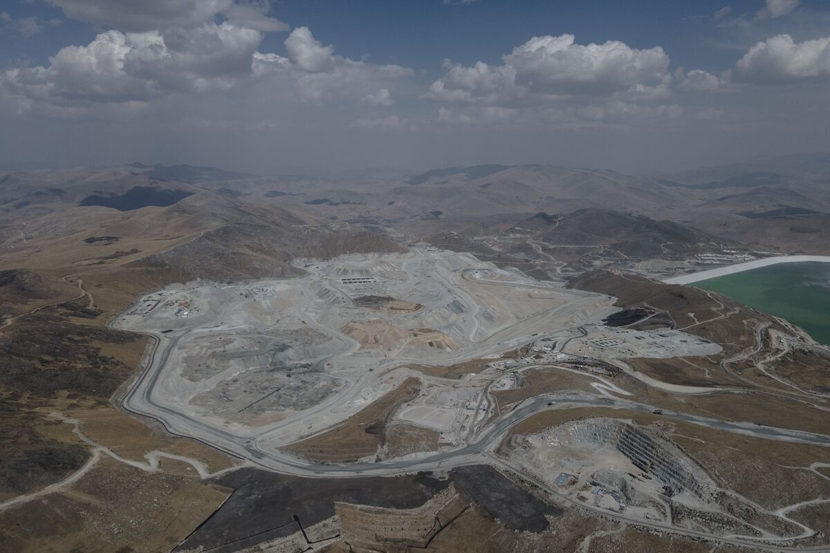 MMG Seeks to Reassure Investors Amid Peru ‘Illegal' Copper Boom
