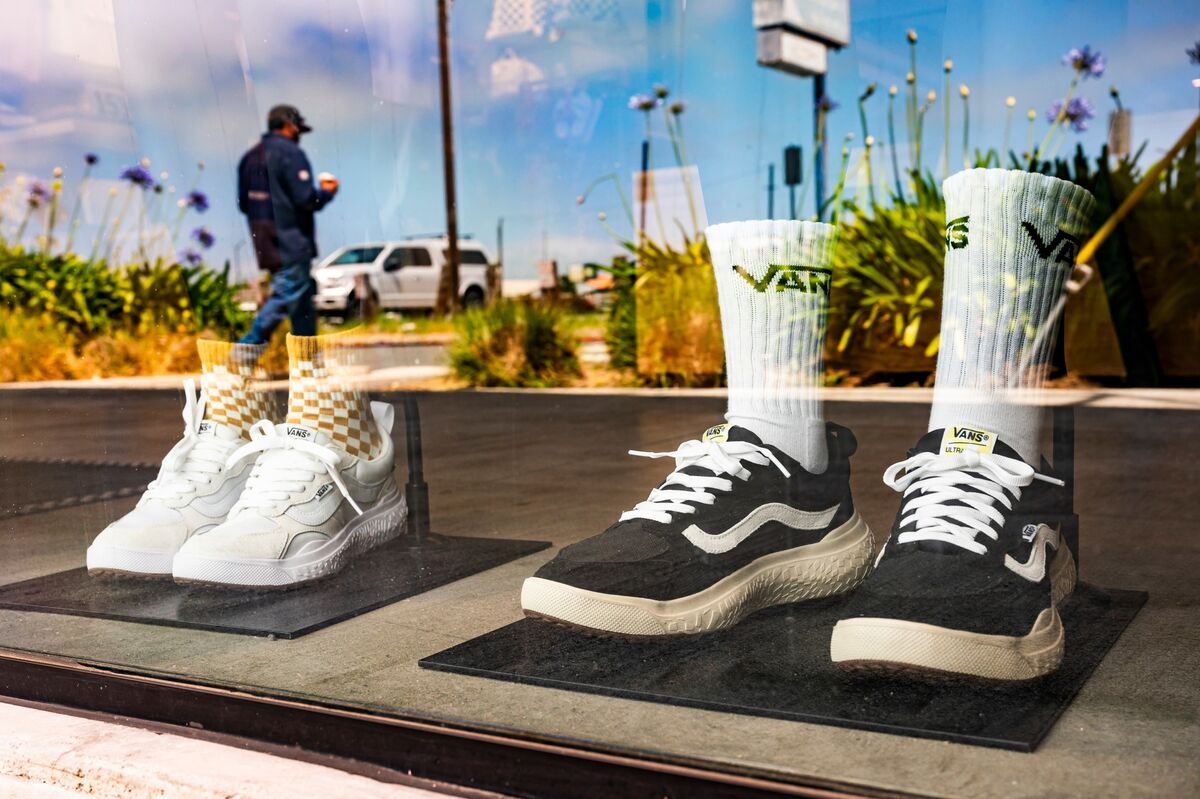 VF Corp Jumps After Earnings Beat as Turnaround Takes Hold