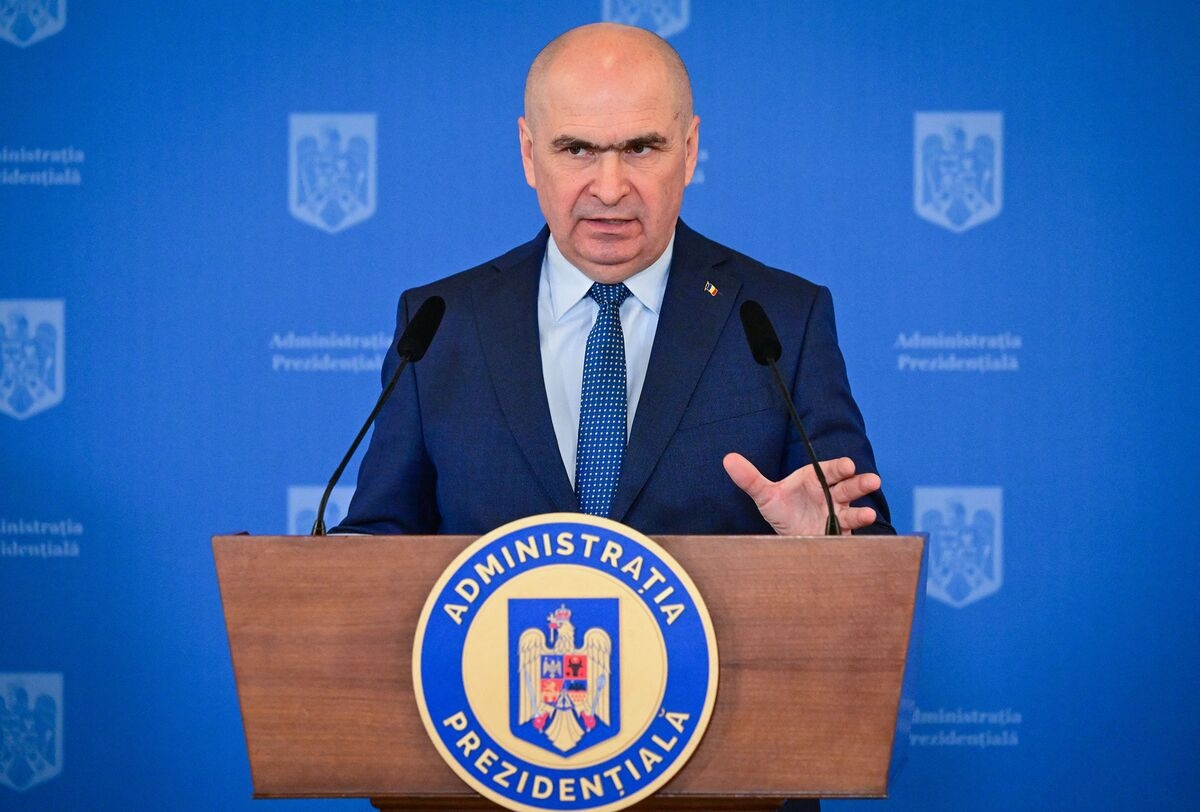 Romanian Leader Says Minority Coalition May Need to Push Reforms
