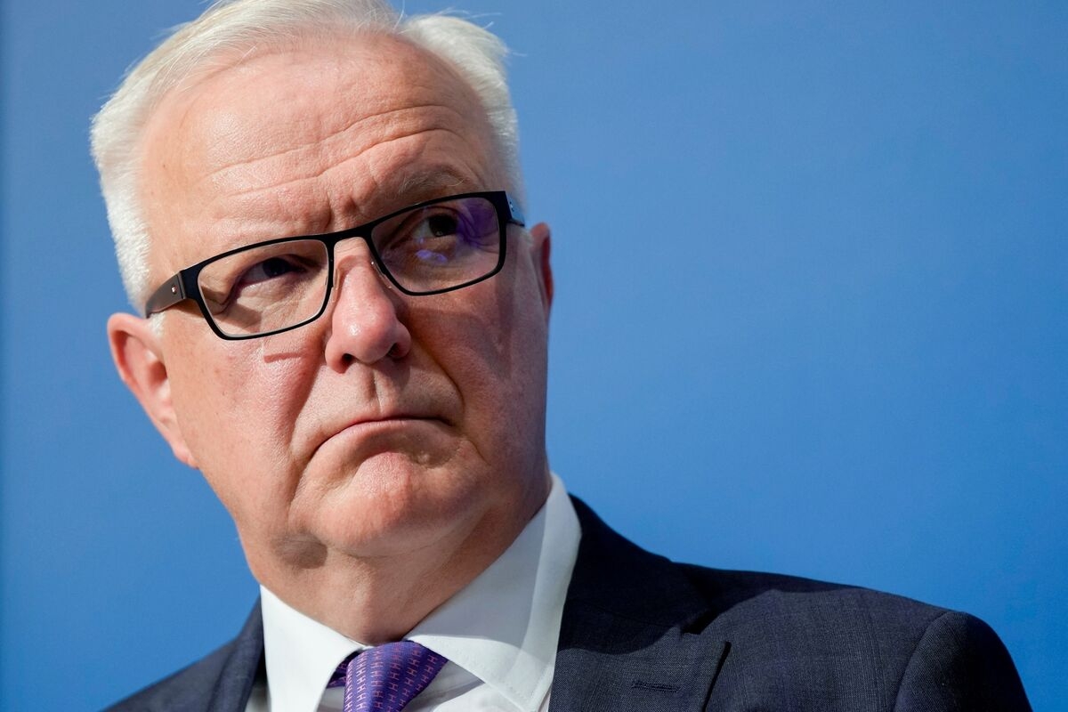 ECB's Rehn Says Disinflation on Track, Growth Outlook Weakening