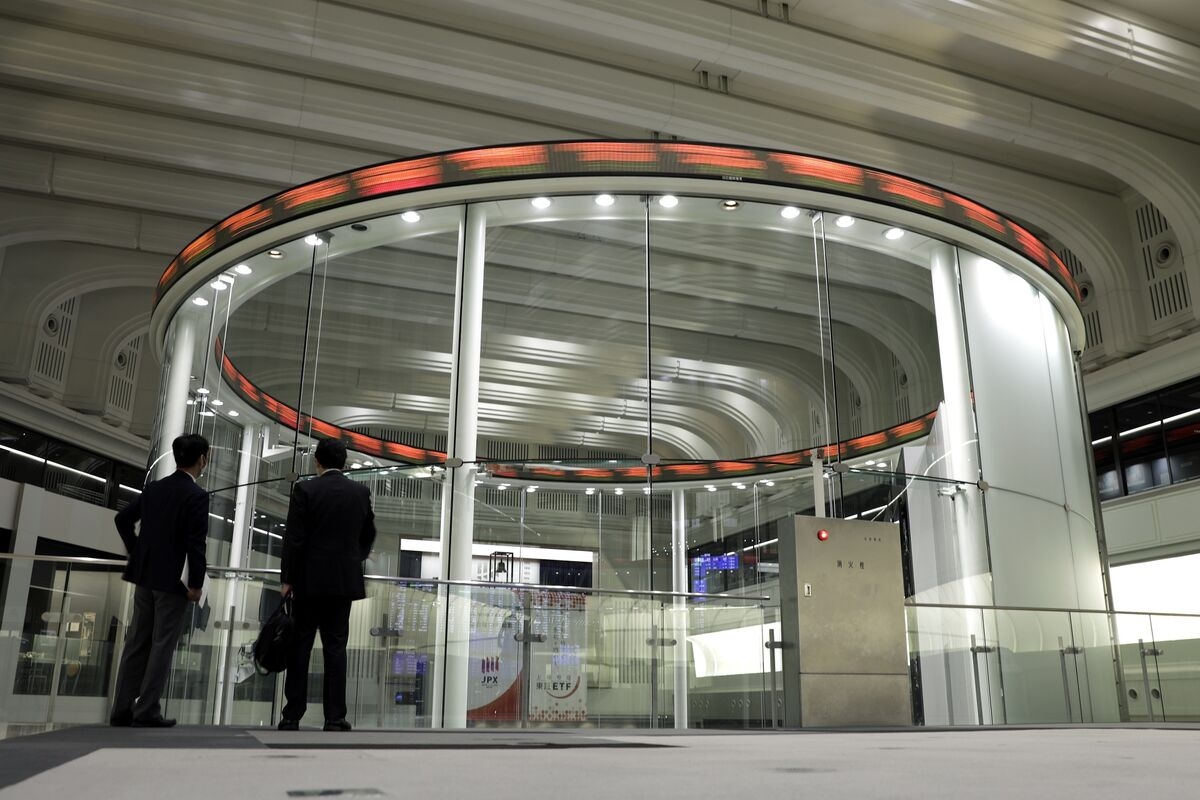 Japan Firms Exit Tokyo Exchange at Record Pace in Delisting Rush