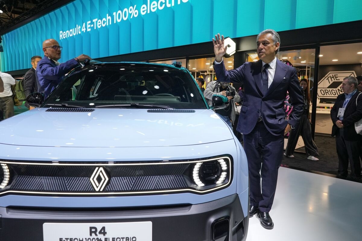 Renault Is Rivaling Mercedes in Close Race No One Saw Coming