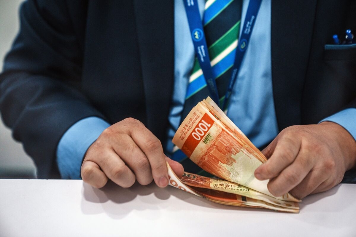 A Hong Kong Dollar Drop to Weak End of Band May be Short-Lived