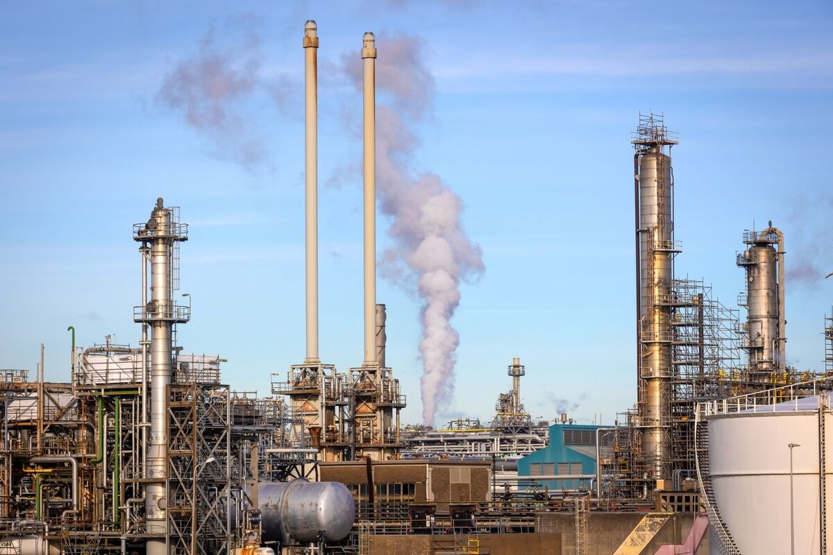 Goldman Says Diesel Margins to Stay High on Refining Tightness