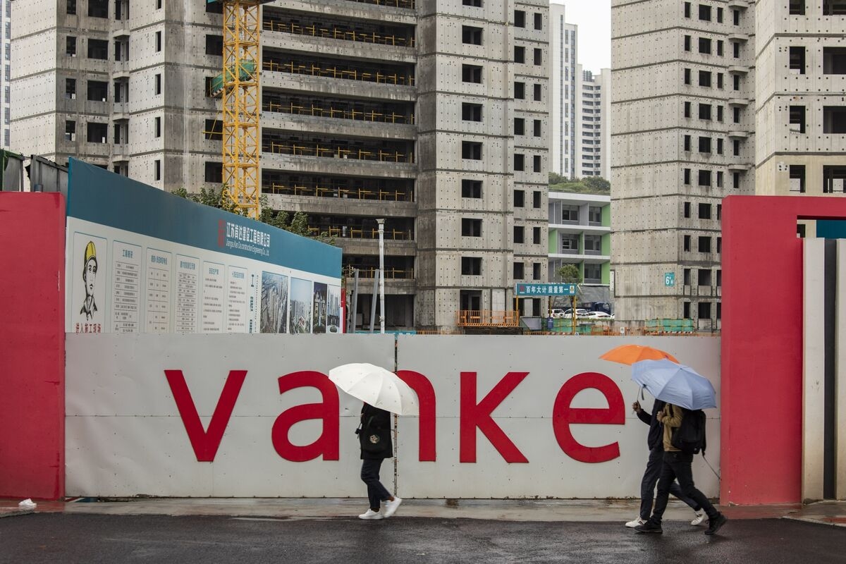 China Vanke Says First Half Net Loss May Rise to $1.67 Billion