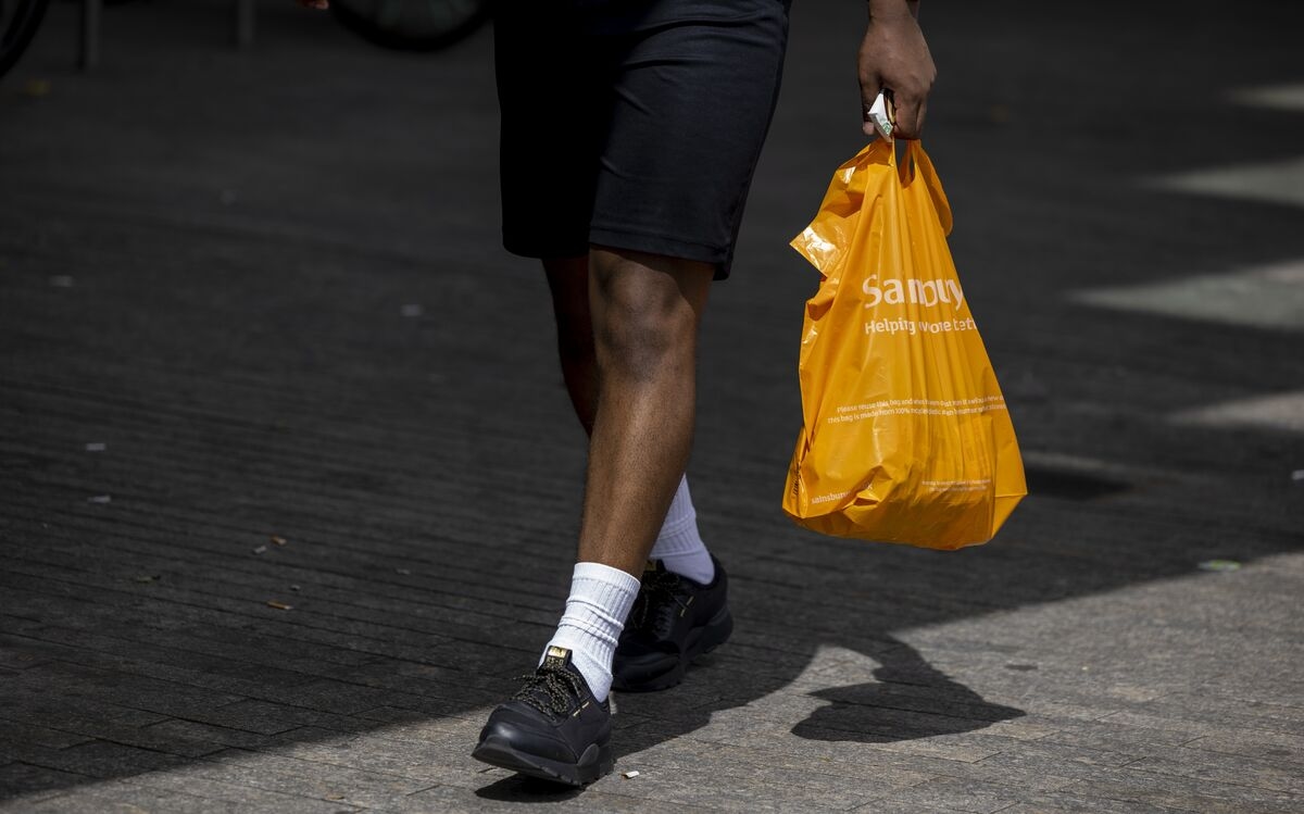 Sainsbury's Sales Rise Amid Stubborn Food Price Inflation in UK