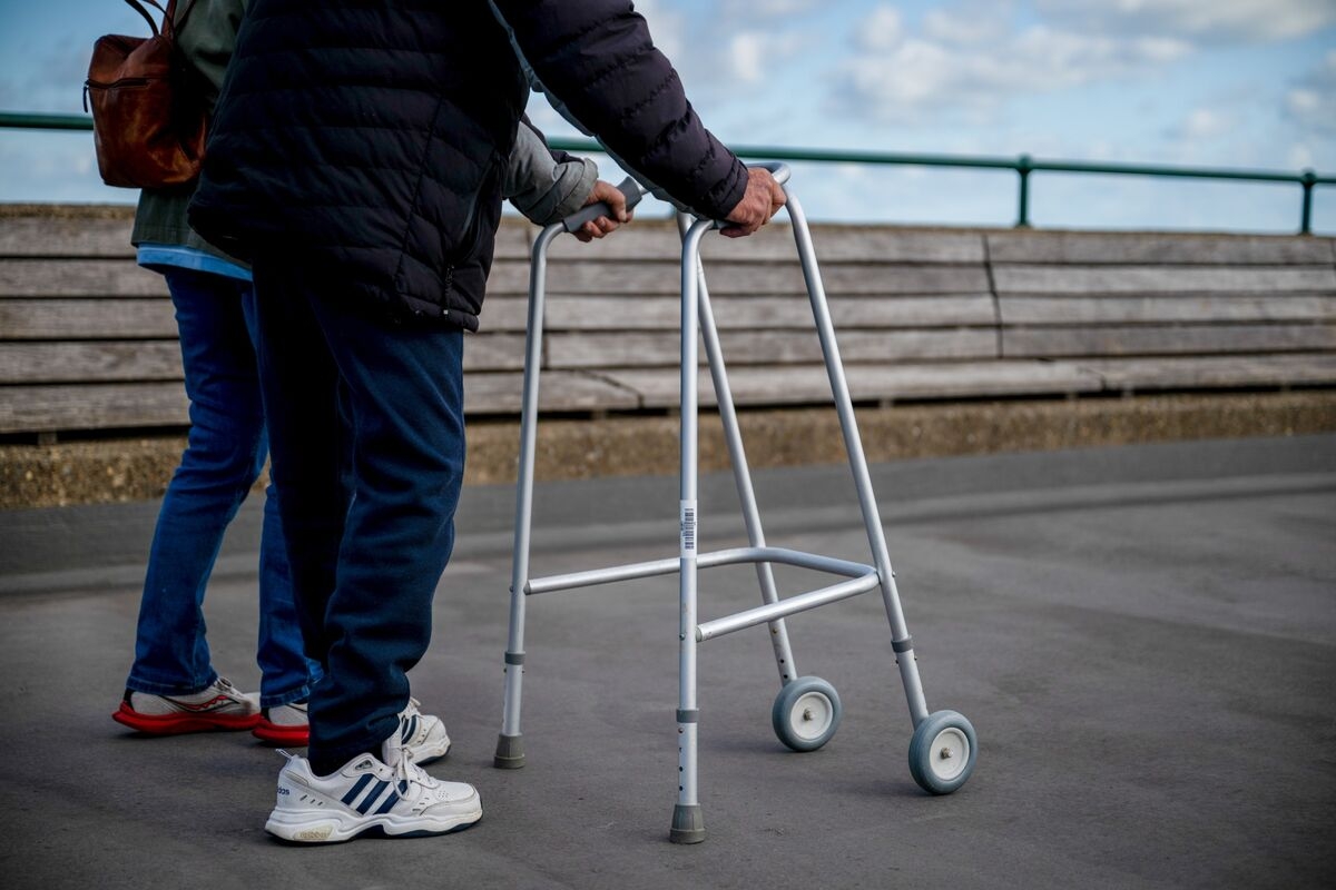 UK Plans to Force Nation's Pensions to Invest in Private Markets