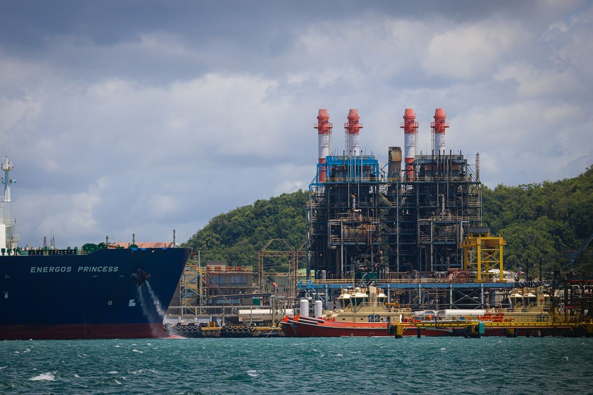 Puerto Rico Board Cites Deep Concerns Over New Fortress LNG Deal