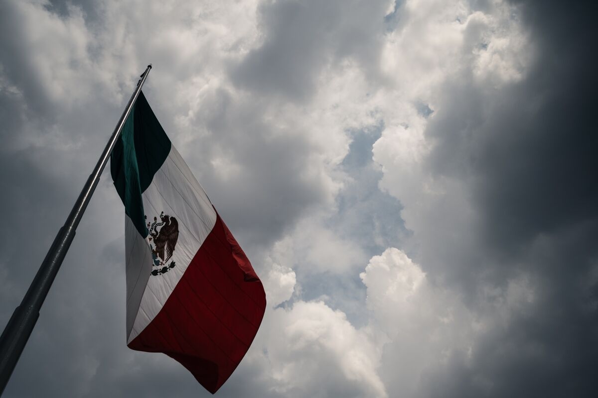 Ashmore to Open Mexico Office as Dollar Pivot Fuels EM Rally