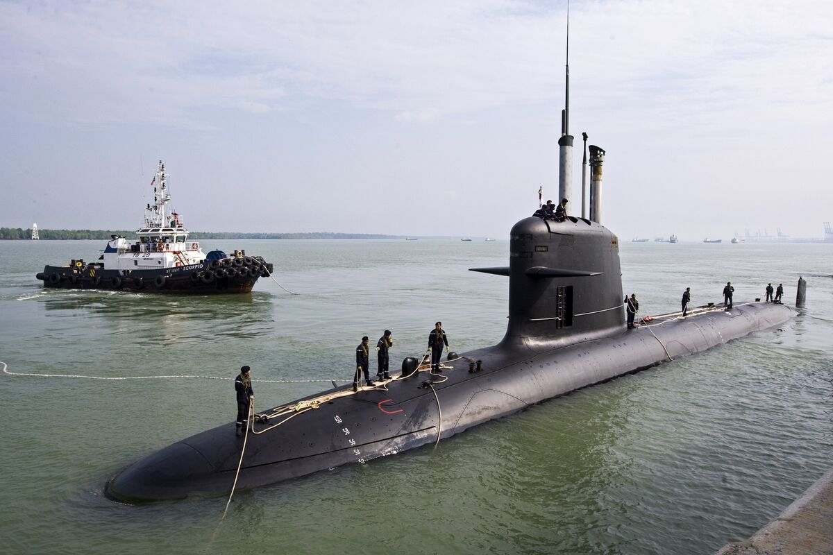 French Prosecutors Claim Najib Had Role in 2002 Submarine Deal Bribes