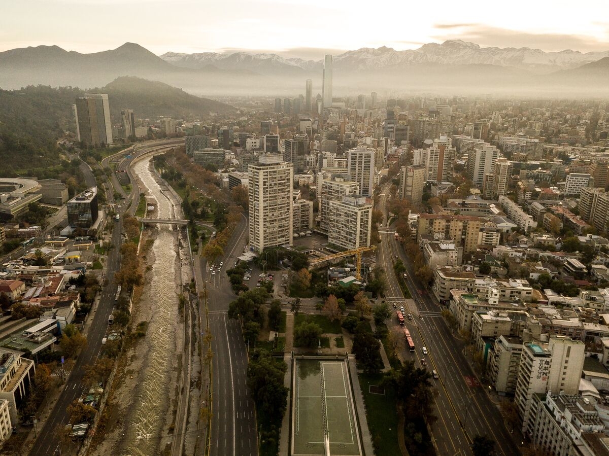 Chile Keeps 5% Rate as Policymakers Take Heed of Inflation Risks