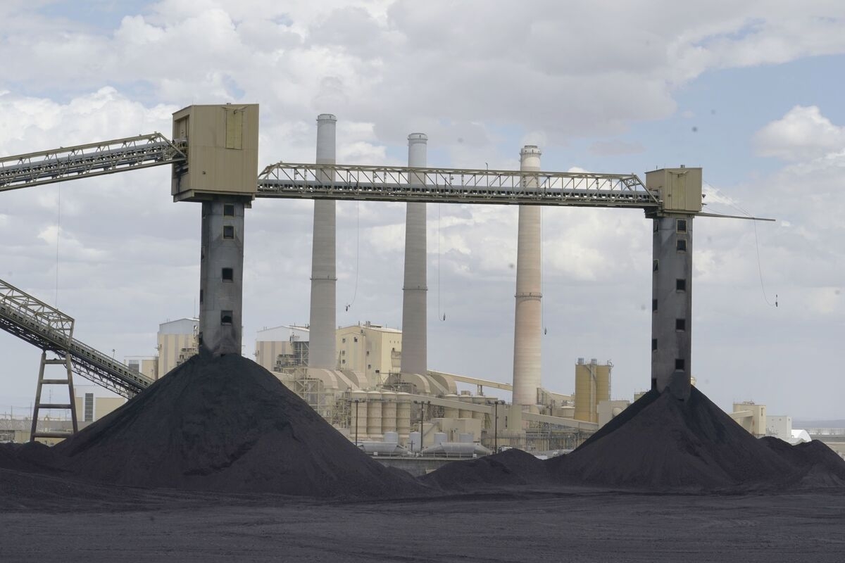 Coal Power Costs Climb Just as Trump Wants to Prop Up the Fuel