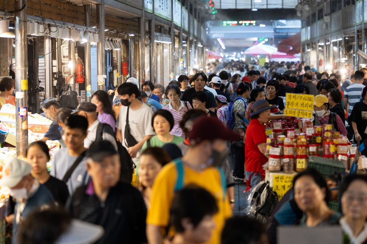 Korean Inflation Cools, Boosting Case for BOK to Cut Rate Again