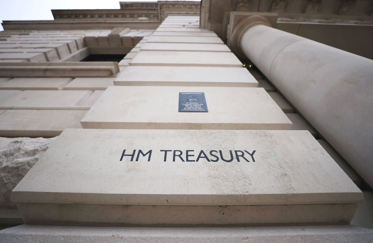 UK, EU Extend Debt Auction Deadlines Due to Technical Issues