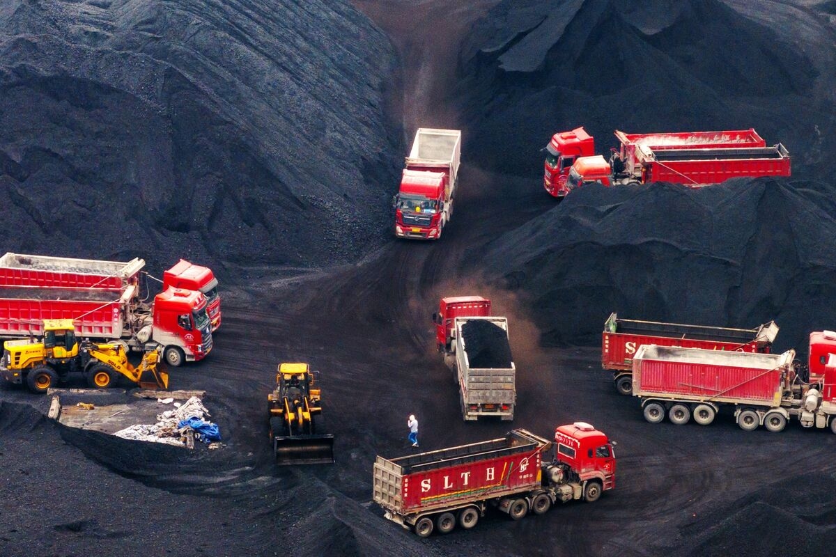 China's Coal Market in Tentative Recovery as Temperatures Soar
