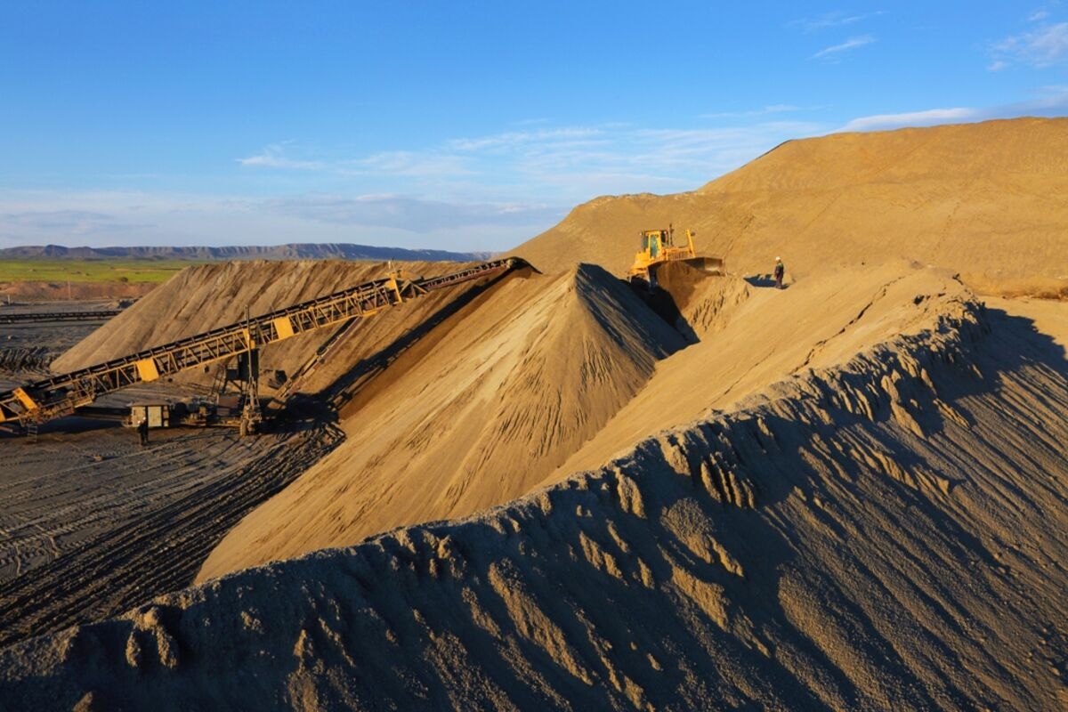 Uzbek Gold Miner Said to Eye $20 Billion Value in Dual Listing