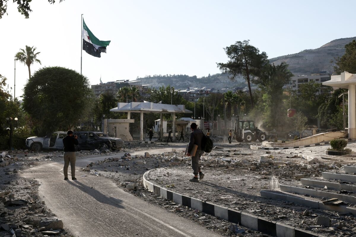 Syrian Clashes Ease After Israeli Air Strikes in Damascus