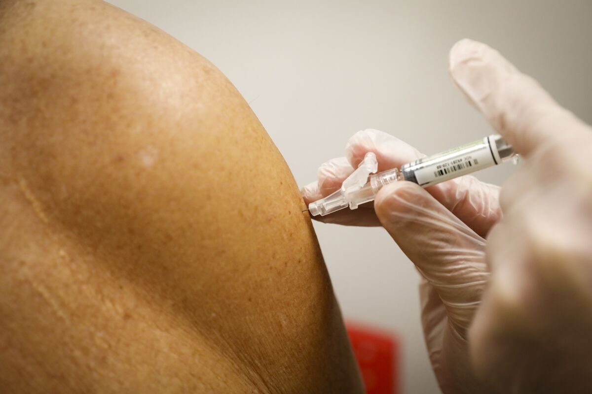 US Bans Mercury-Like Preservative From Flu Shots on Panel Advice
