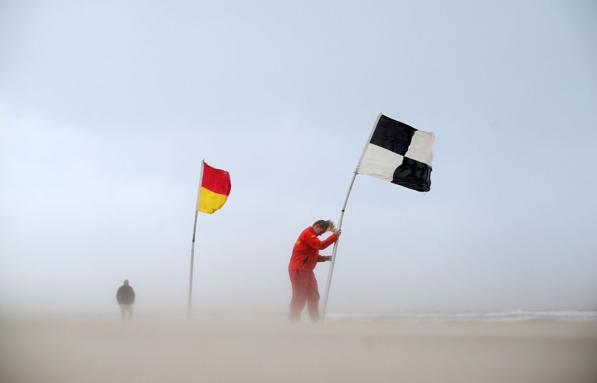 UK Power Prices Go Negative as Storm Floris Batters Scotland
