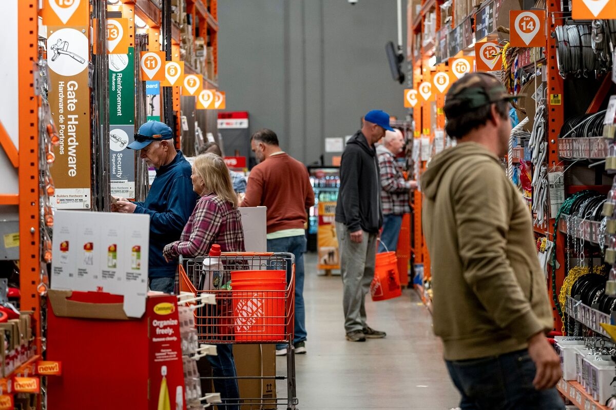 Inflation-Linked Bonds Rebound on Trump Tariffs: Credit Weekly