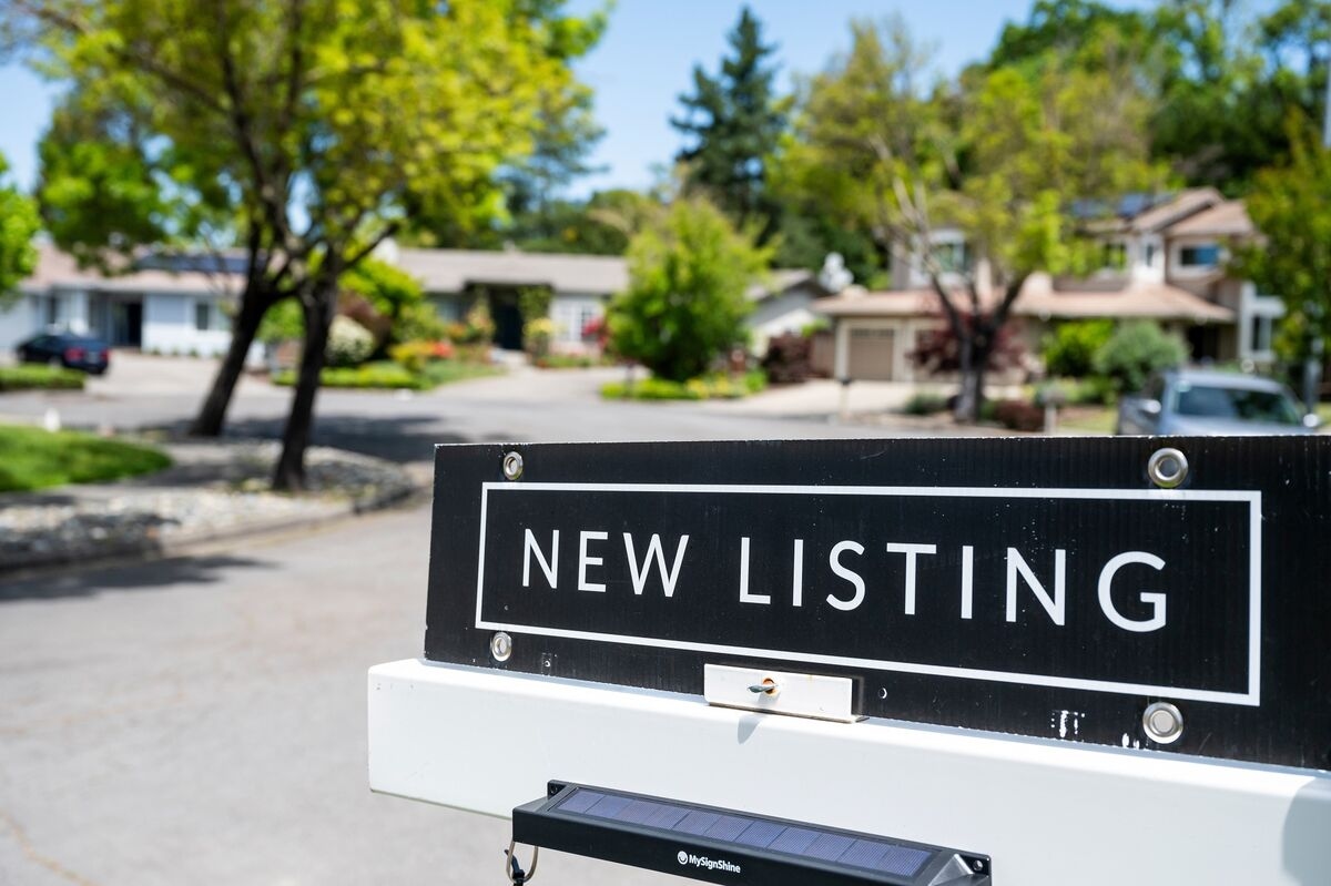 Mortgage Rates Fall for a Third Week, Hitting Lowest Since April