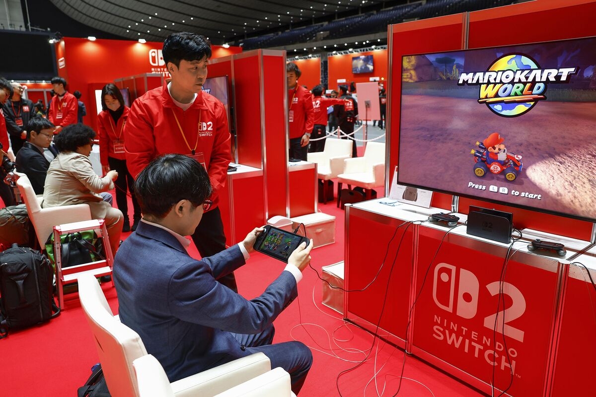 Switch 2 Arrives With Stores Expecting Long Lines, Busy Websites