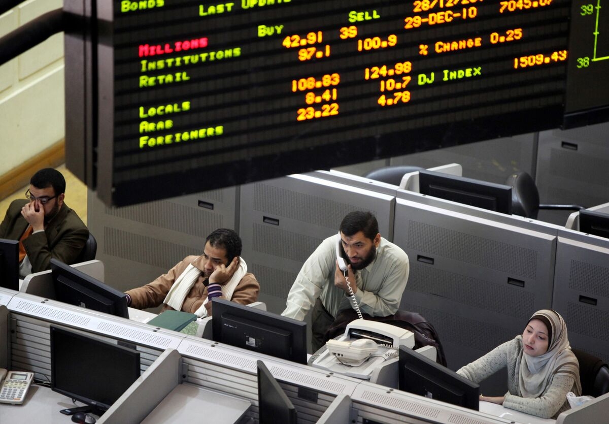 Egypt's Pound, Stocks Take Blows From Worsening Mideast Conflict