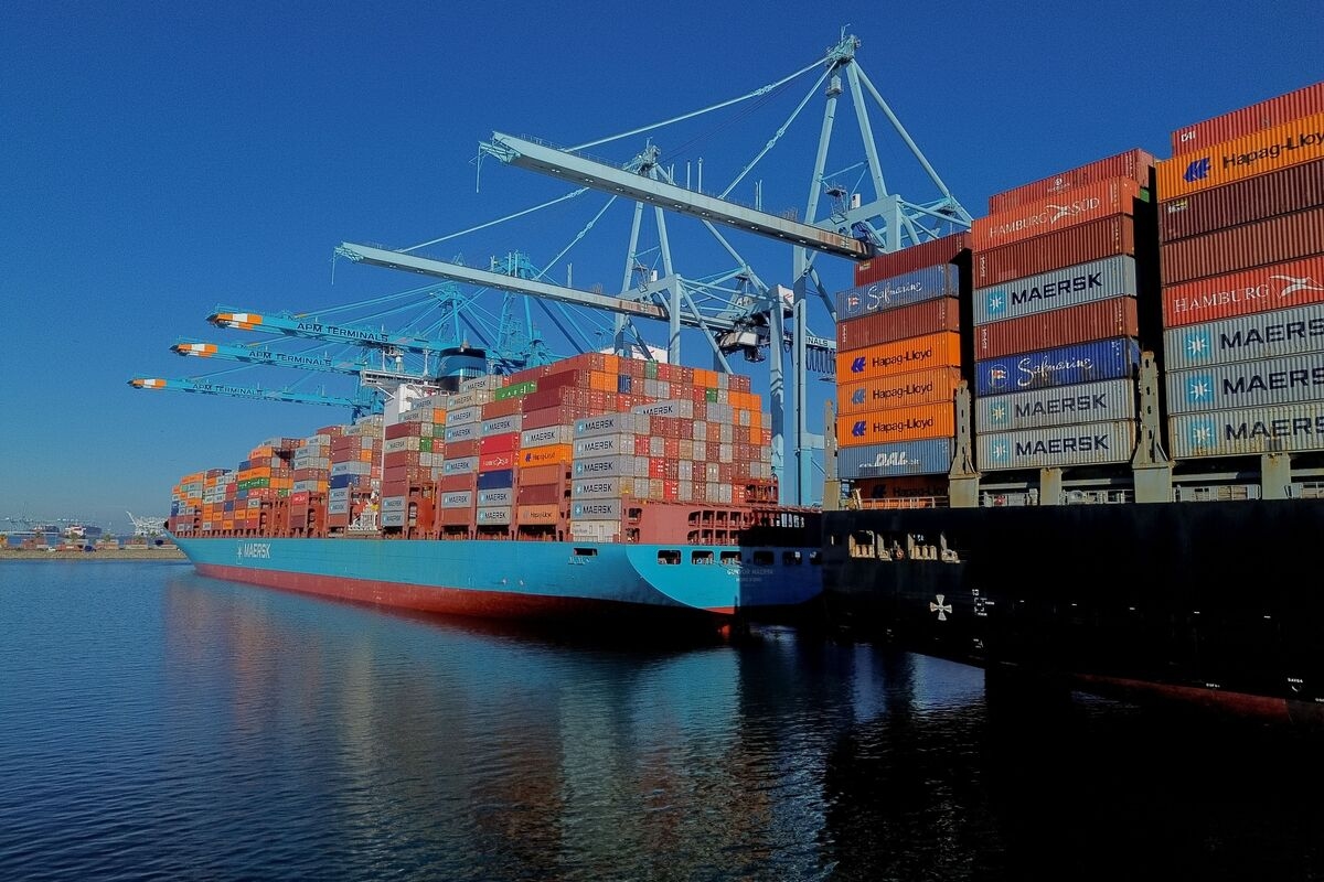 US Tariffs Revenue Climbs to Fresh Record for Single Fiscal Year