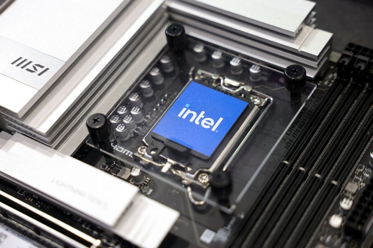 Intel Says Customers Preparing to Test New Production Technology