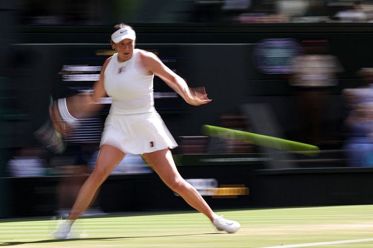 Amanda Anisimova Faces Iga Swiatek in Wimbledon Women's Final