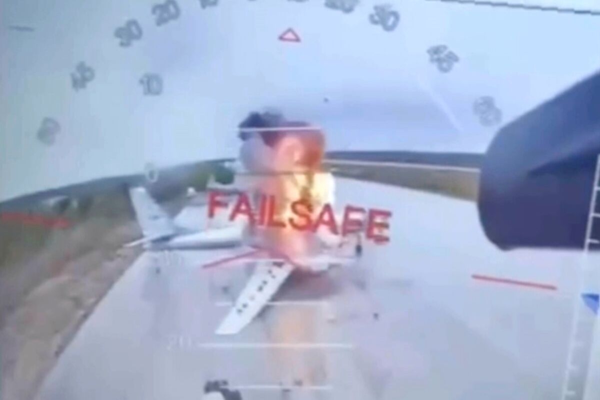 Russia, Ukraine Set to Restart Talks After Kyiv Strikes Bombers