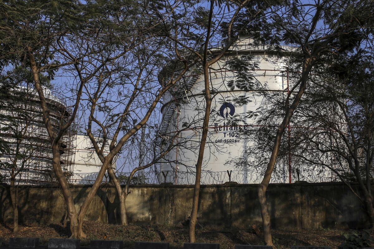 India's Spot Oil Needs Wane as Russia Flows Are Set to Rebound