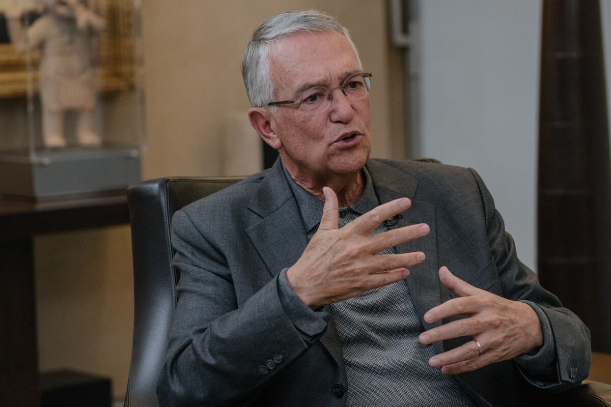 Billionaire Salinas Says Elektra Delisting Will Set Him Free