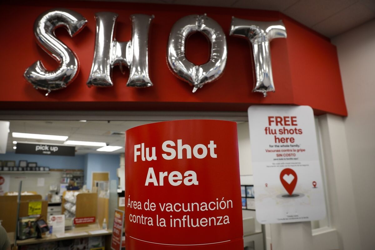CVS Offers Bonuses and Pizza Parties as Perks to Boost Vaccine Sales