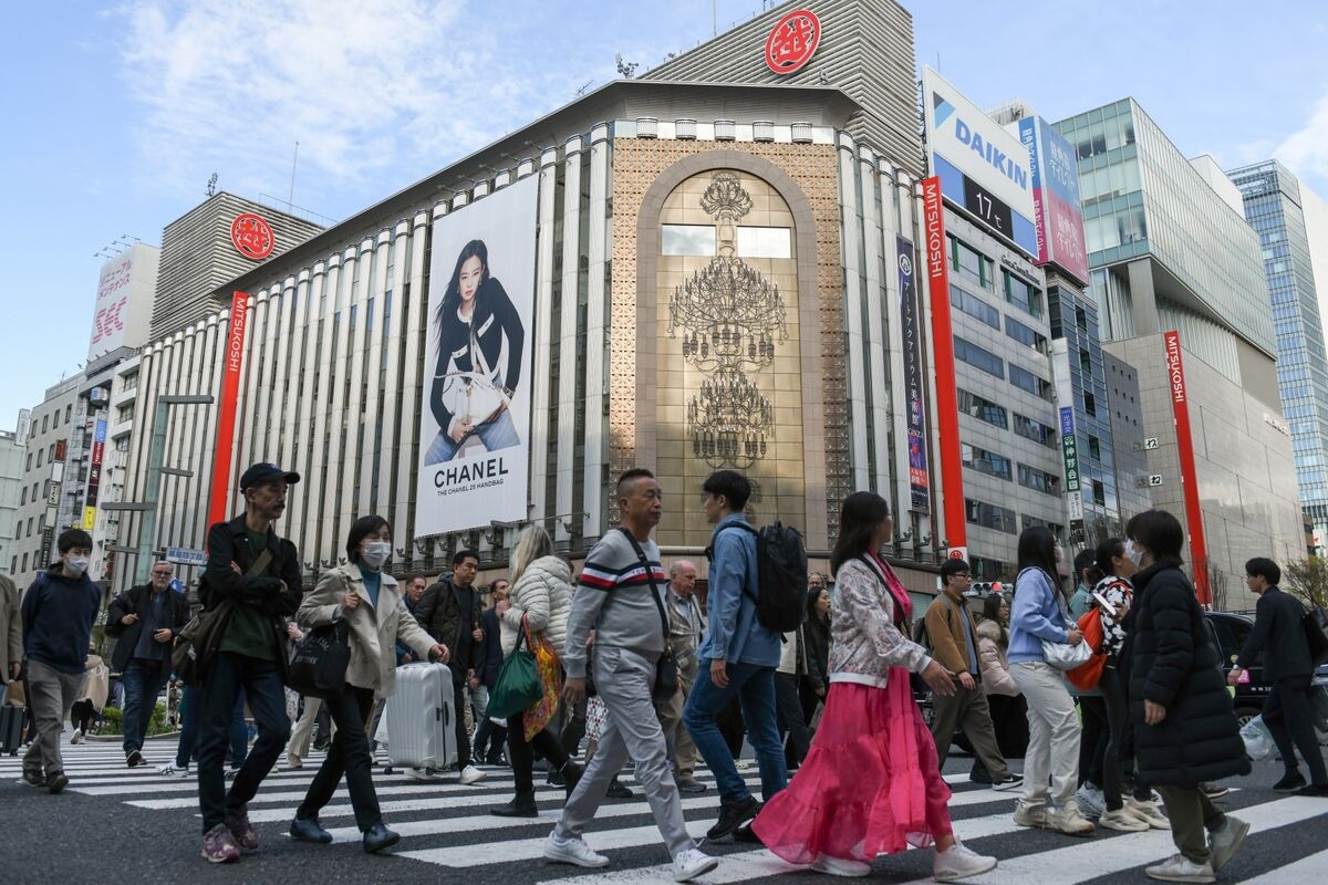 Tokyo Inflation Eases as Energy Costs Cool Ahead of Election