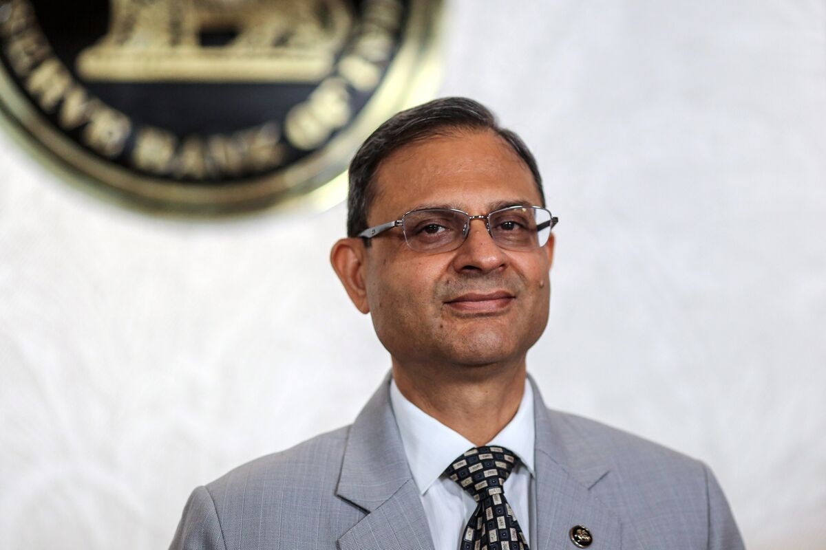 RBI Opted For Outsized Rate Cut to Boost Growth, Minutes Show